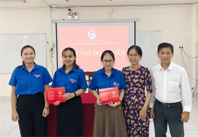 Đại hội chi đoàn giáo viên và kết nạp đoàn viên mới năm học 2023-2024